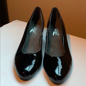 Aerosols heel wrist black patent leather size 8.5